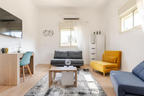 Haifa Hadar Urban Apartment